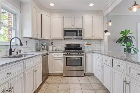 19 Willowmere Ave, Montclair, NJ 07042 photo 11