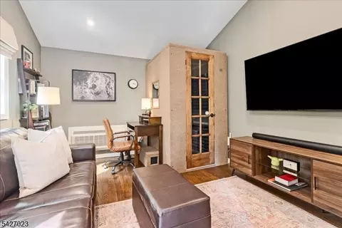19 Willowmere Ave, Montclair, NJ 07042 photo 30