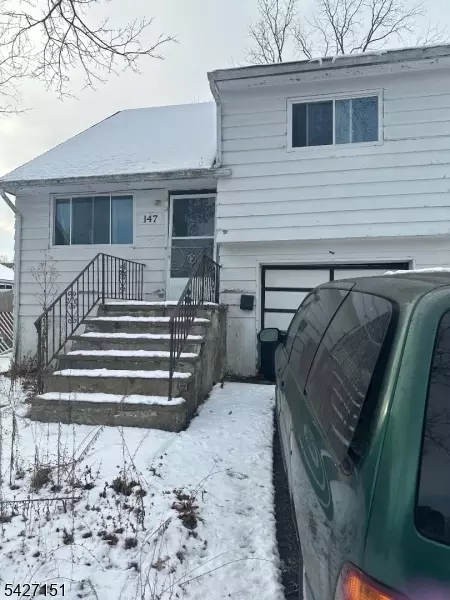 147 River Dr, Lake Hiawatha, NJ 07034
