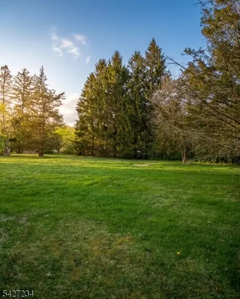 67 Woodland Rd, Mendham Twp, NJ 07960