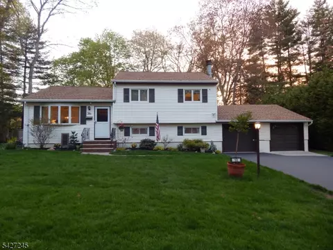 10 Lewis Rd, Montvale, NJ 07645