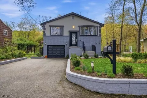 6 Whitten Pl, Denville, NJ 07834