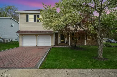 45 Holyoke Ct, Wayne, NJ 07470