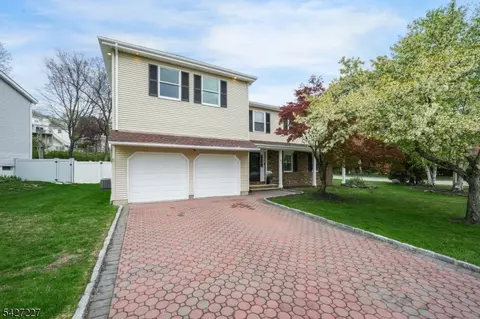 45 Holyoke Ct, Wayne, NJ 07470