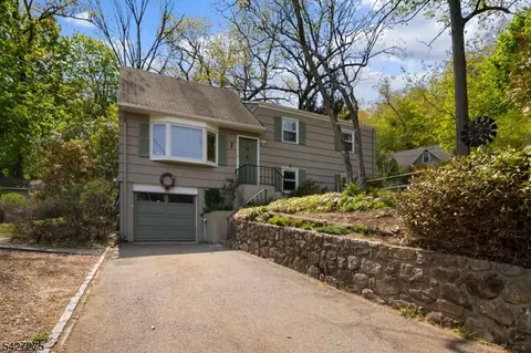 11 Watchtower Rd, Denville, NJ 07834