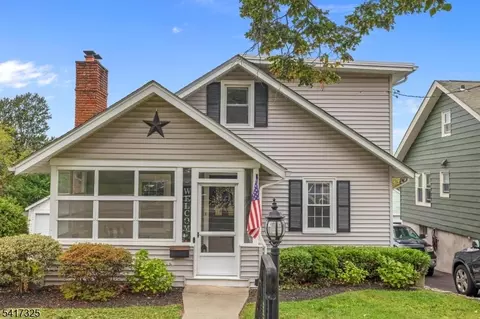 17 Lane Ave, West Caldwell, NJ 07006