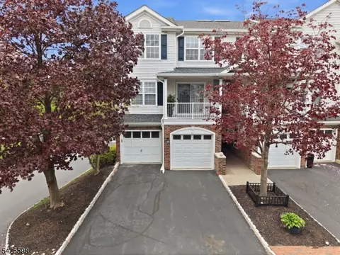 902 Hawley Ct #902, Denville, NJ 07834