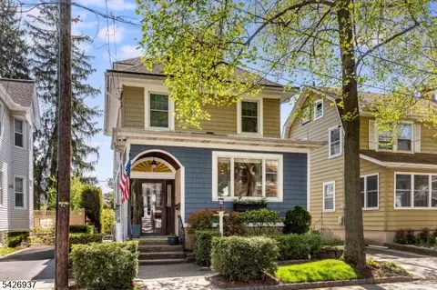 27 Edgewood Rd, Bloomfield, NJ 07003