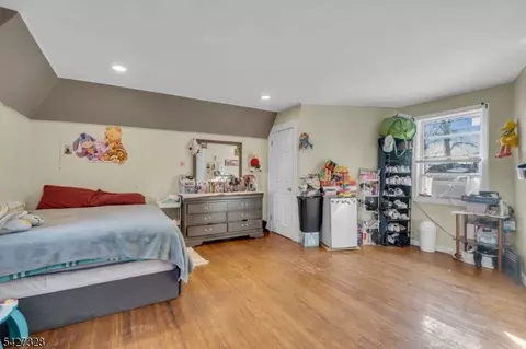 297 Hamilton Pl, Hackensack, NJ 07601 photo 15