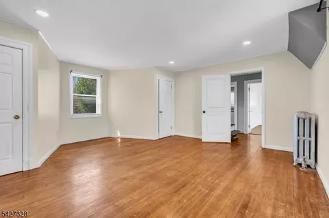 297 Hamilton Pl, Hackensack, NJ 07601 photo 21