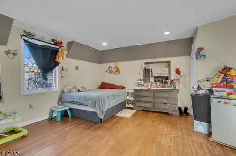 297 Hamilton Pl, Hackensack, NJ 07601 photo 14