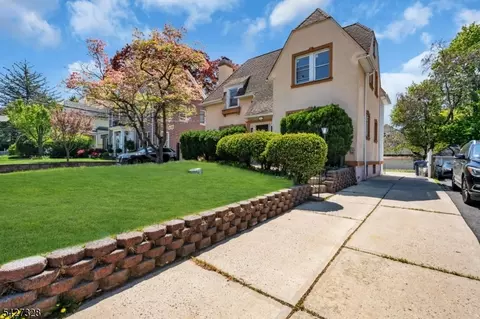 297 Hamilton Pl, Hackensack, NJ 07601 photo 2