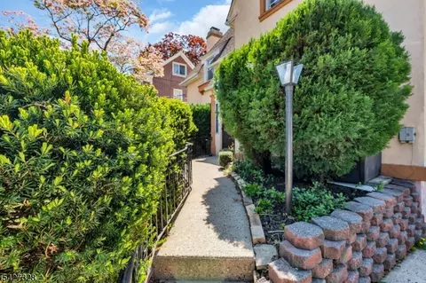 297 Hamilton Pl, Hackensack, NJ 07601 photo 32