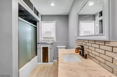 297 Hamilton Pl, Hackensack, NJ 07601 photo 27