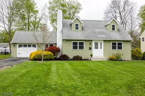 30 Signal Hill Trl, Sparta, NJ 07871