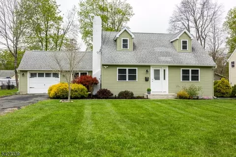 30 Signal Hill Trl, Sparta, NJ 07871