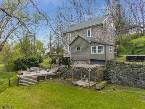226 Finesville Rd, Phillipsburg, NJ 08865