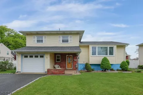 76 Harrison St, Clark, NJ 07066