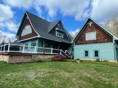 4 Highlands Ln, Hardwick Twp, NJ 07825