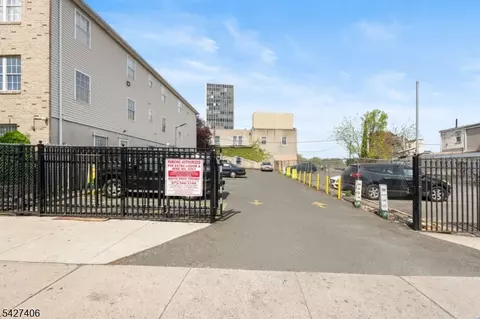 277 Orange St, Newark City, NJ 07103