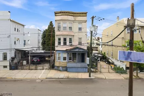 8-10 Horatio St, Newark, NJ 07105