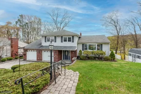 20 Stony Hill Ct, Butler, NJ 07405