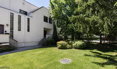33 Cerone Ct, West Orange, NJ 07052