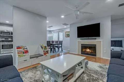 48 Buchanon Ct, West Orange, NJ 07052