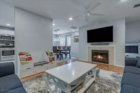 48 Buchanon Ct, West Orange, NJ 07052