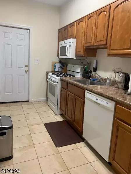 129 S 10th St, Newark, NJ 07107