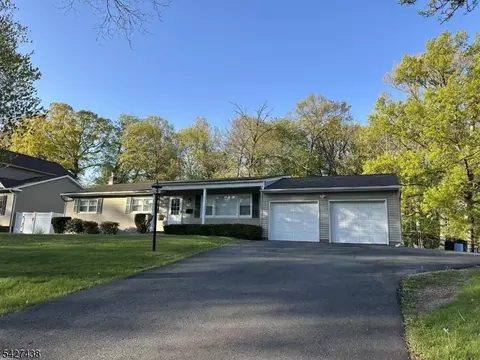 7 Sheffield St, Lake Hiawatha, NJ 07034