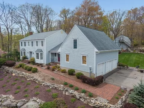 44 Big Spring Rd, Tewksbury Twp, NJ 07830
