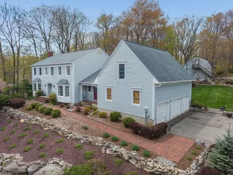 44 Big Spring Rd, Tewksbury Twp, NJ 07830