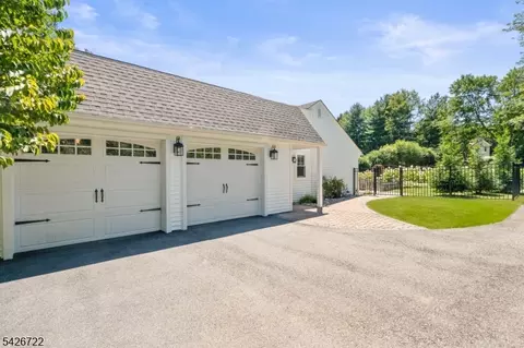 17 Drake Rd, Mendham, NJ 07945 photo 3