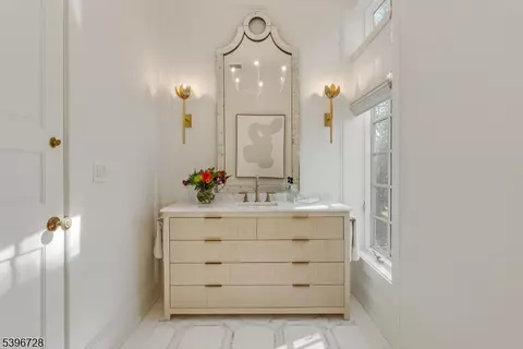 Bath - 464 Cherry Ln, Mendham, NJ 07945 photo 1 of 4