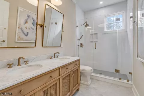 Bath - 464 Cherry Ln, Mendham, NJ 07945 photo 4 of 4