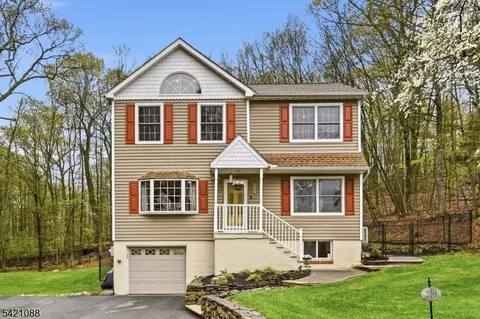 219 Snake Den Rd, Wanaque, NJ 07465