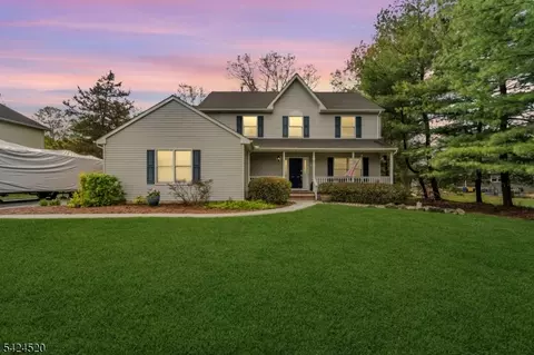 17 Revere St, Bridgewater, NJ 08807