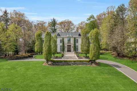 501 Timberline Dr, Franklin Lakes, NJ 07417
