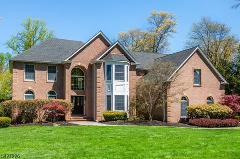 4 Brandywine Ct, Randolph, NJ 07869
