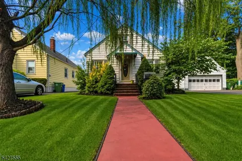 717 Galvin Ave, Roselle, NJ 07203