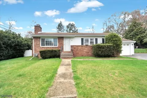 1 Sanders Ct, West Milford, NJ 07480