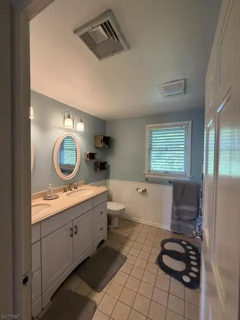 Bath - 140 John Ringo Rd, Ringoes, NJ 08551 photo 3 of 3