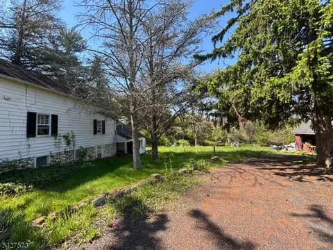 Exterior - 184 Stanton Rd, Flemington, NJ 08822 photo 3 of 7