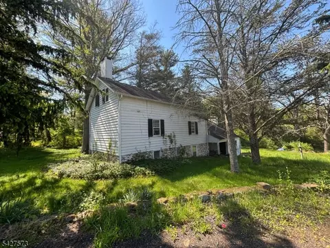 184 Stanton Rd, Flemington, NJ 08822