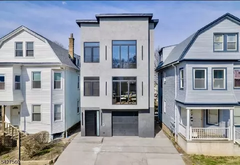 31 Grace St, Irvington, NJ 07111