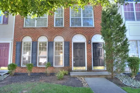 8 Amethyst Way #8, Franklin Park, NJ 08823