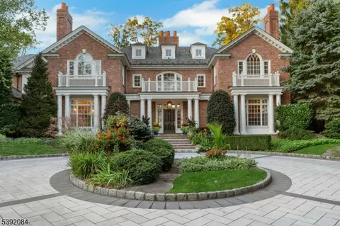 27 Hillside Ave, Short Hills, NJ 07078