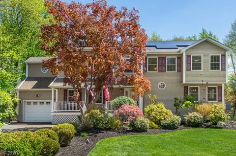 116 Big Piece Rd, Fairfield, NJ 07004