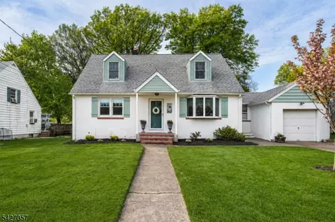 31 Stanley Ct, North Haledon, NJ 07508
